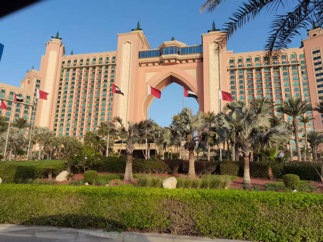 美國關(guān)稅重創(chuàng)，中國企業(yè)如何突圍？